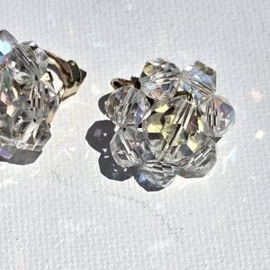 FLORAL MOTIF CLIP EARRINGS